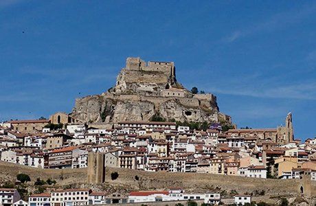 The majestic walled town of Morella near Casa de Olivos