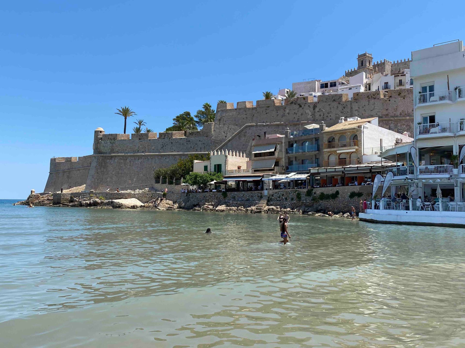 The bars and restaurants around Pensicola castle near Casa de Olivos