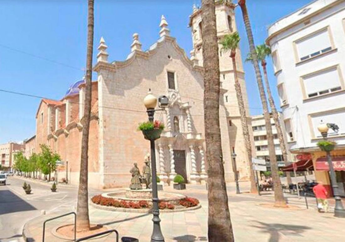 path through Natural parc Serra d'Irta near Casa de Olivos