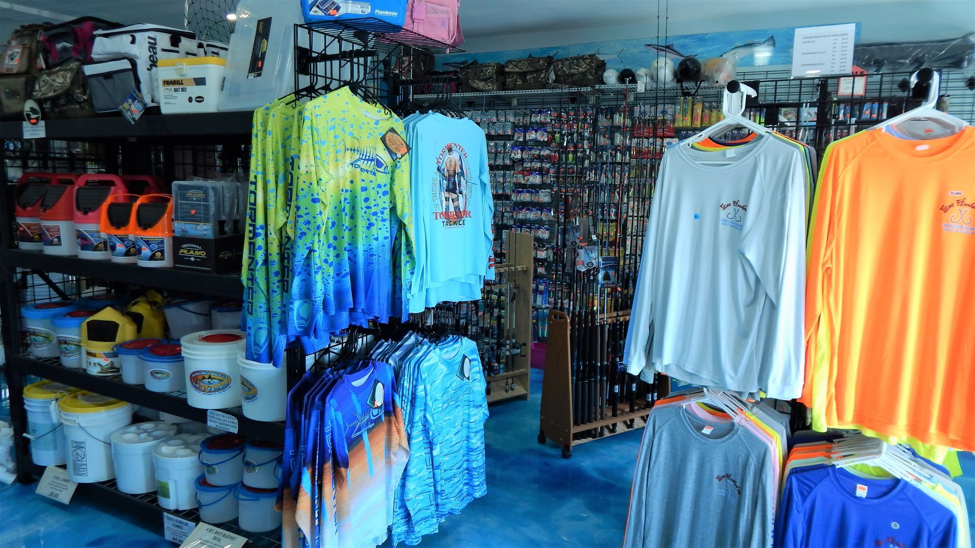 sports-wear-fishing-shirts-hat-caps-visors-apparel