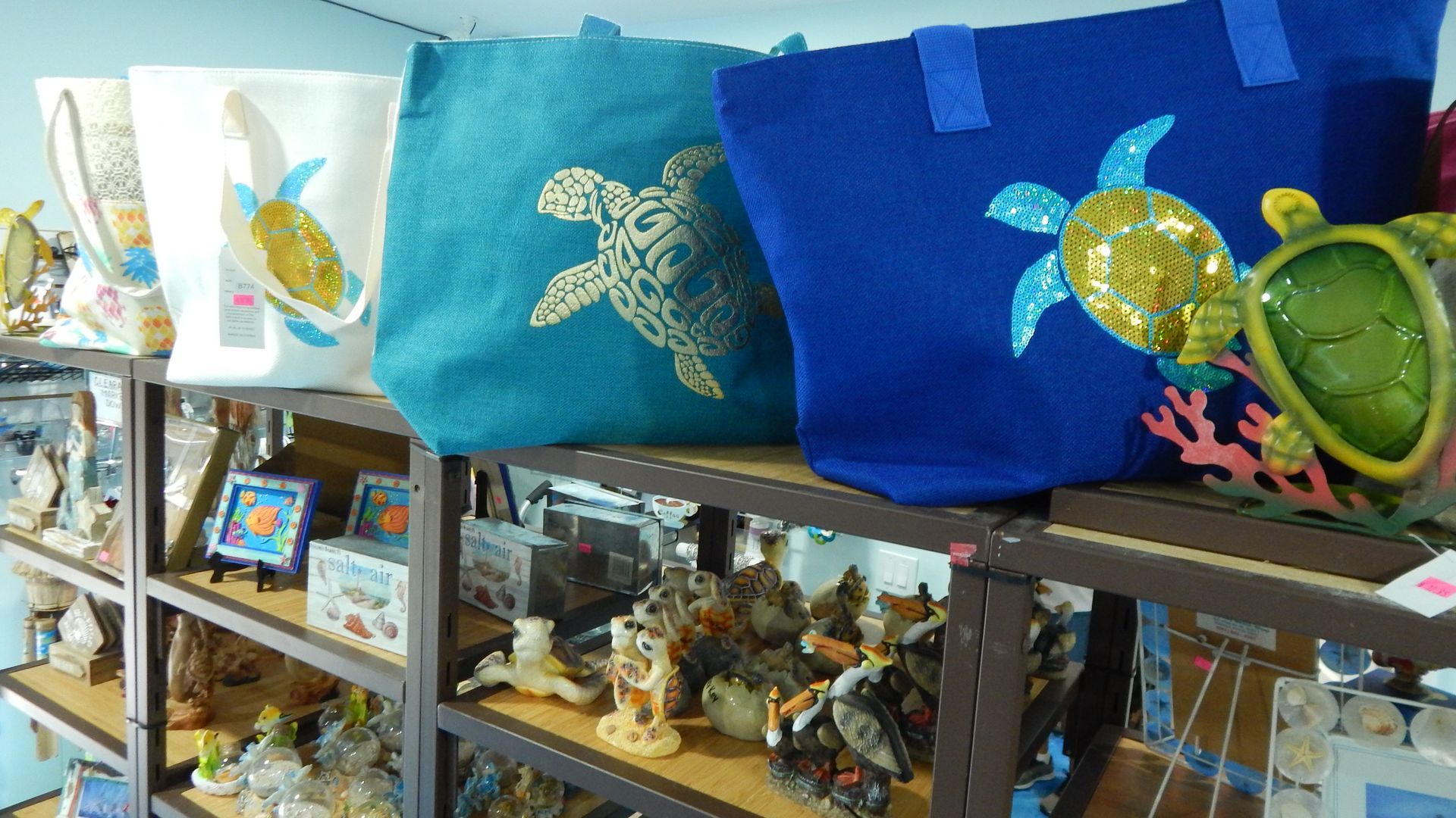 florida-souvenirs-tropical-figurines-gifts