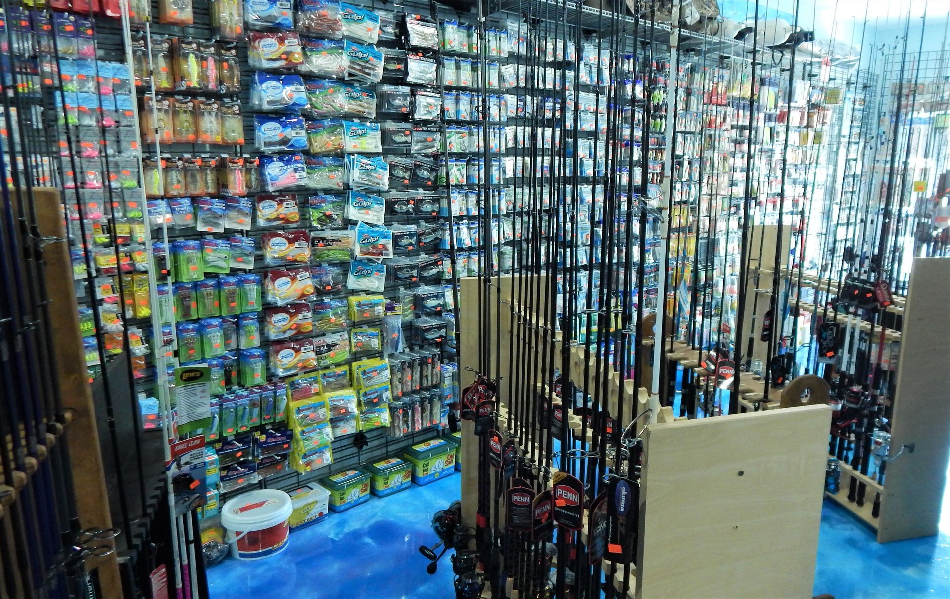 sun-hats-caps-visors-beach-wear-apparel