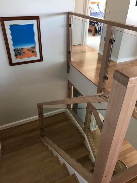 glass stairway railing