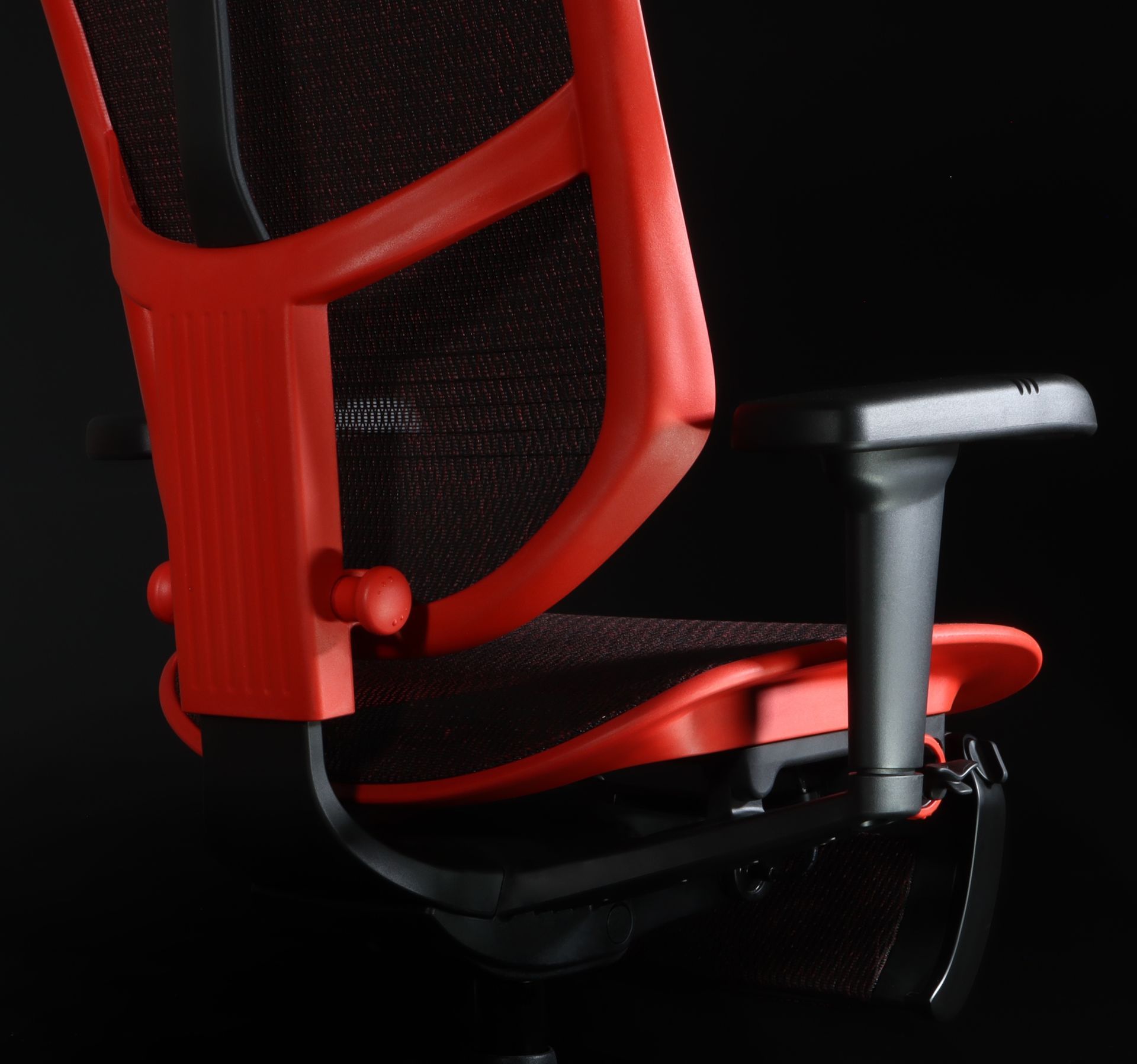 Enjoy Ultra gaming chair black mesh backrest & red frame