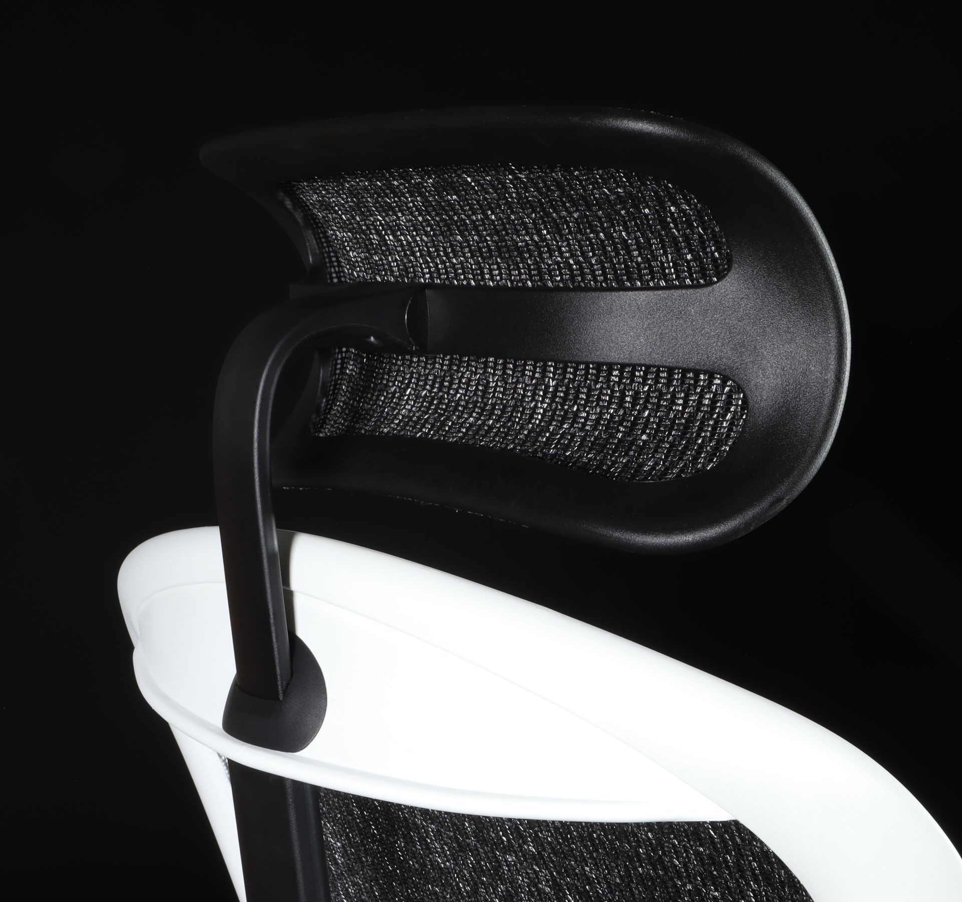 Back view of the Enjoy Ultra mesh gaming chair headrest