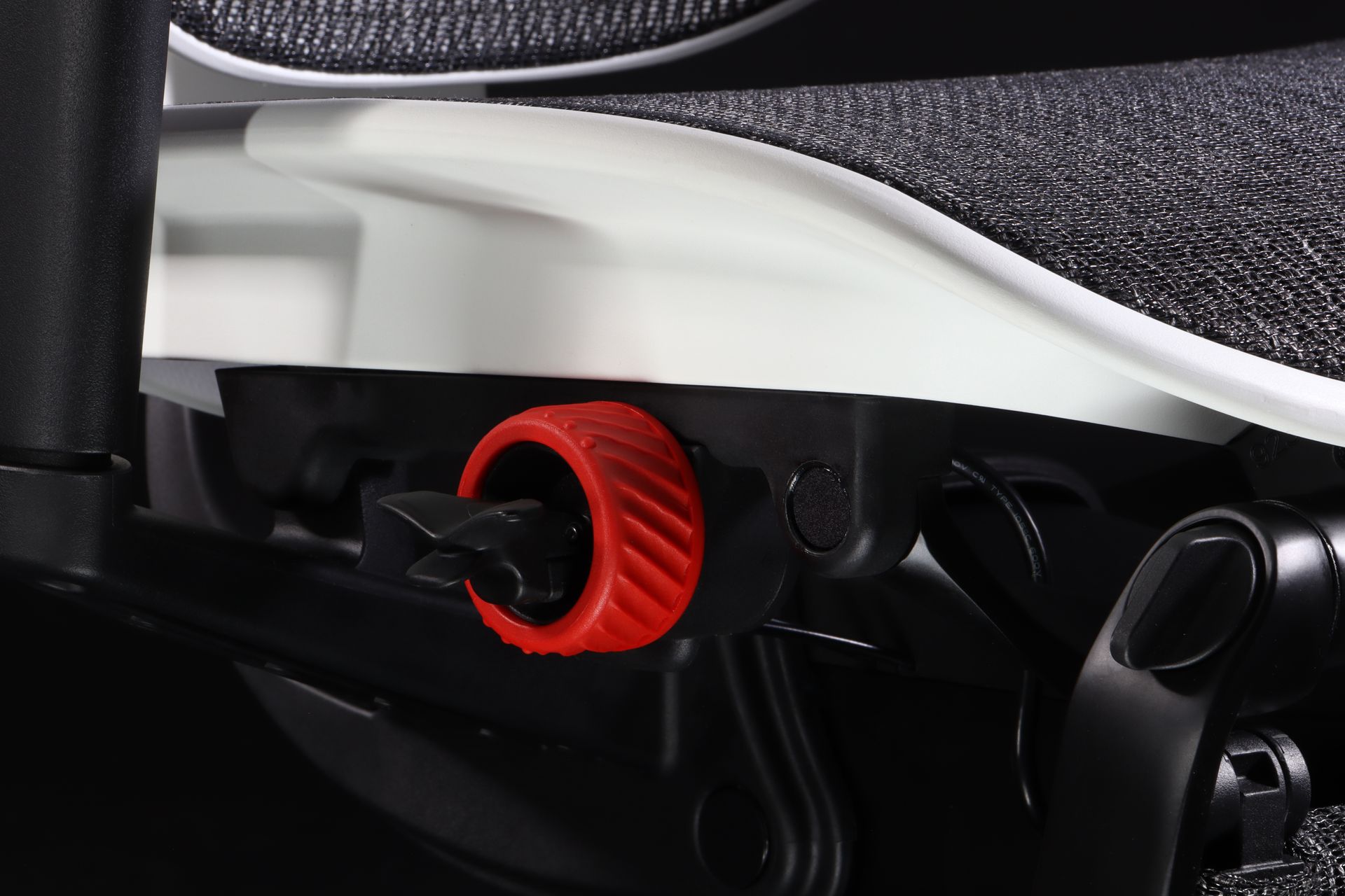Enjoy Ultra in white showcasing the single lever, circled in red material