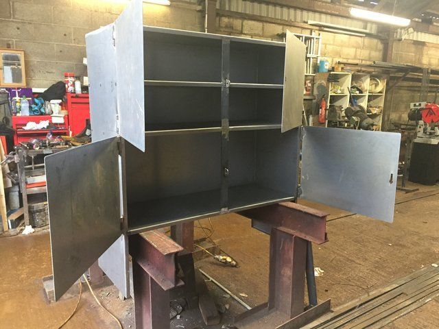 Custom fit lockable toolbox for a tradesman van