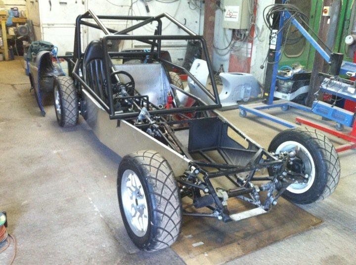 Roll cage for a track day car