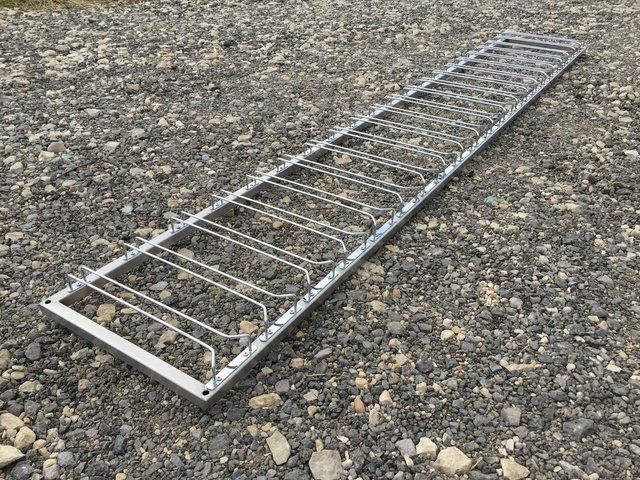 Glass rack for a central Oxford bar