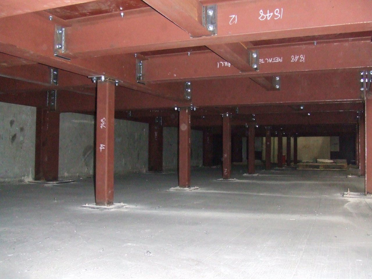 Forklift load platform