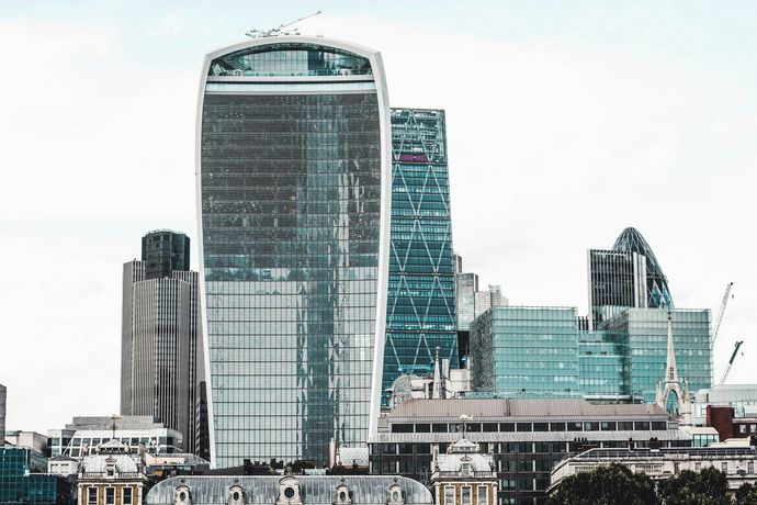 Image of financial buildings.