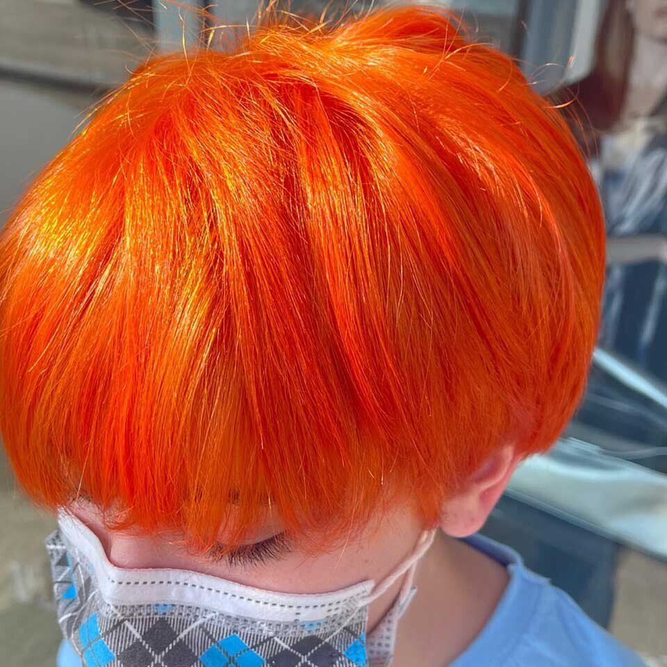 capelli corti colore shock