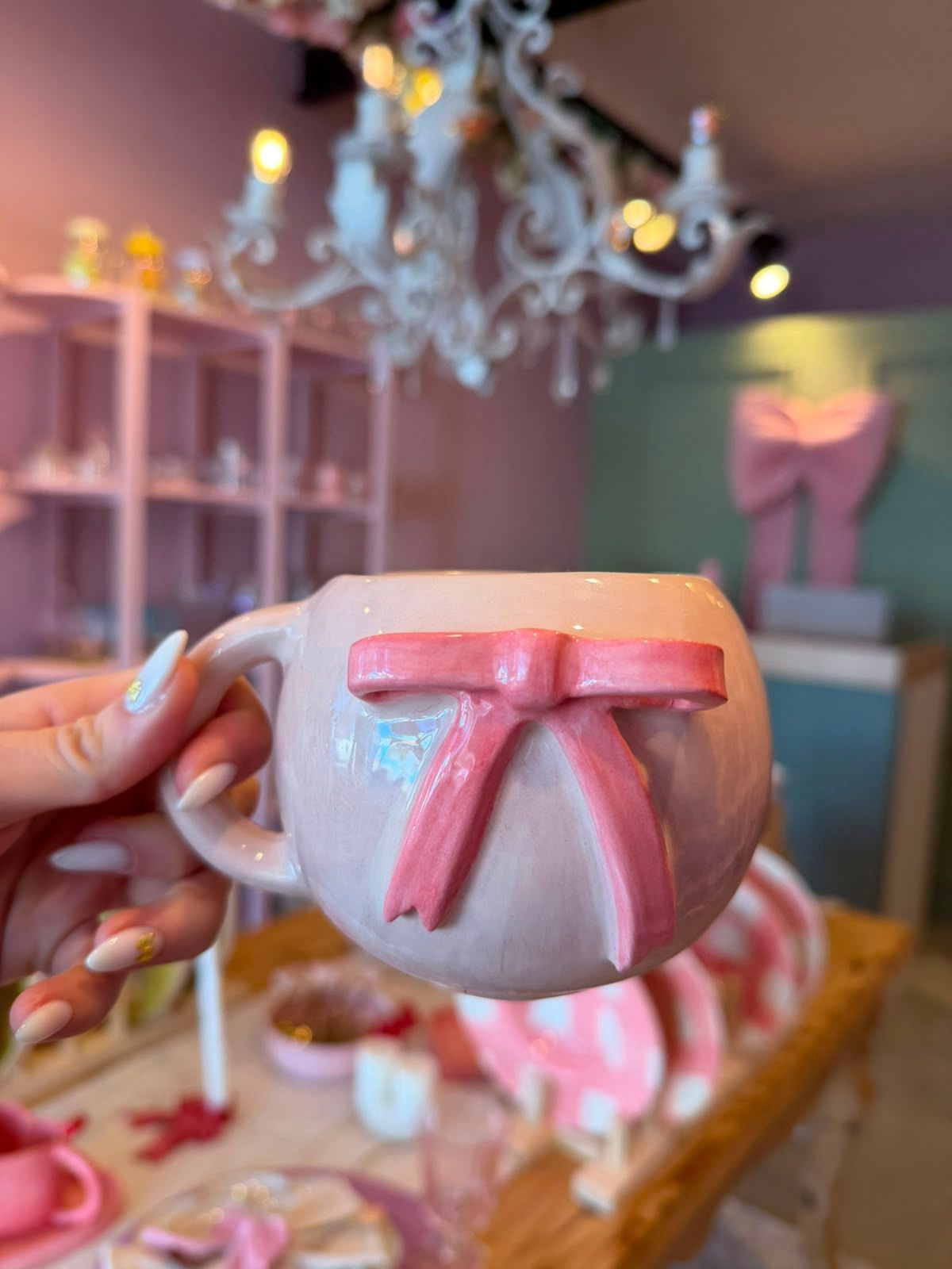 taza con lazo rosa