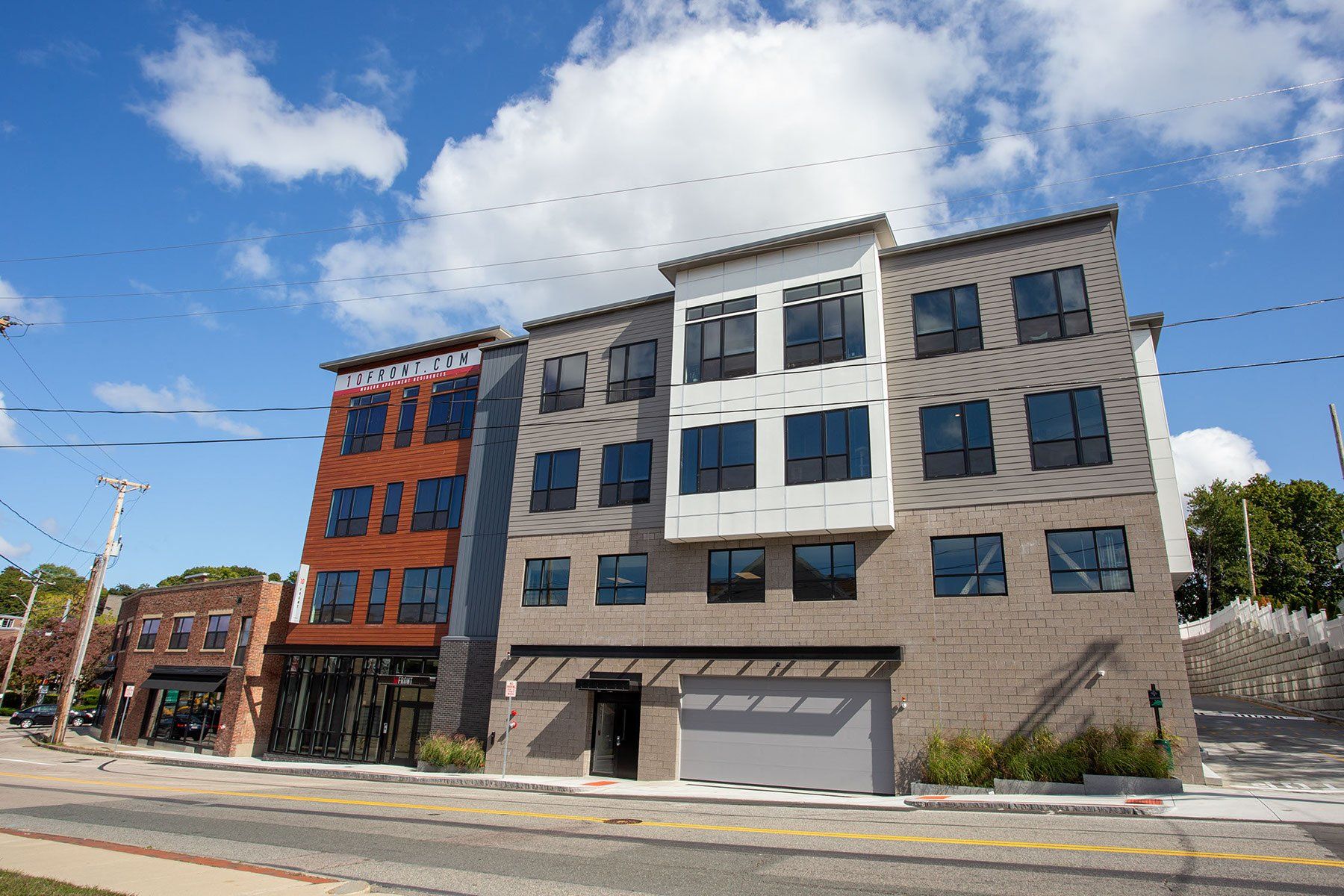 10 Front - Exterior 01