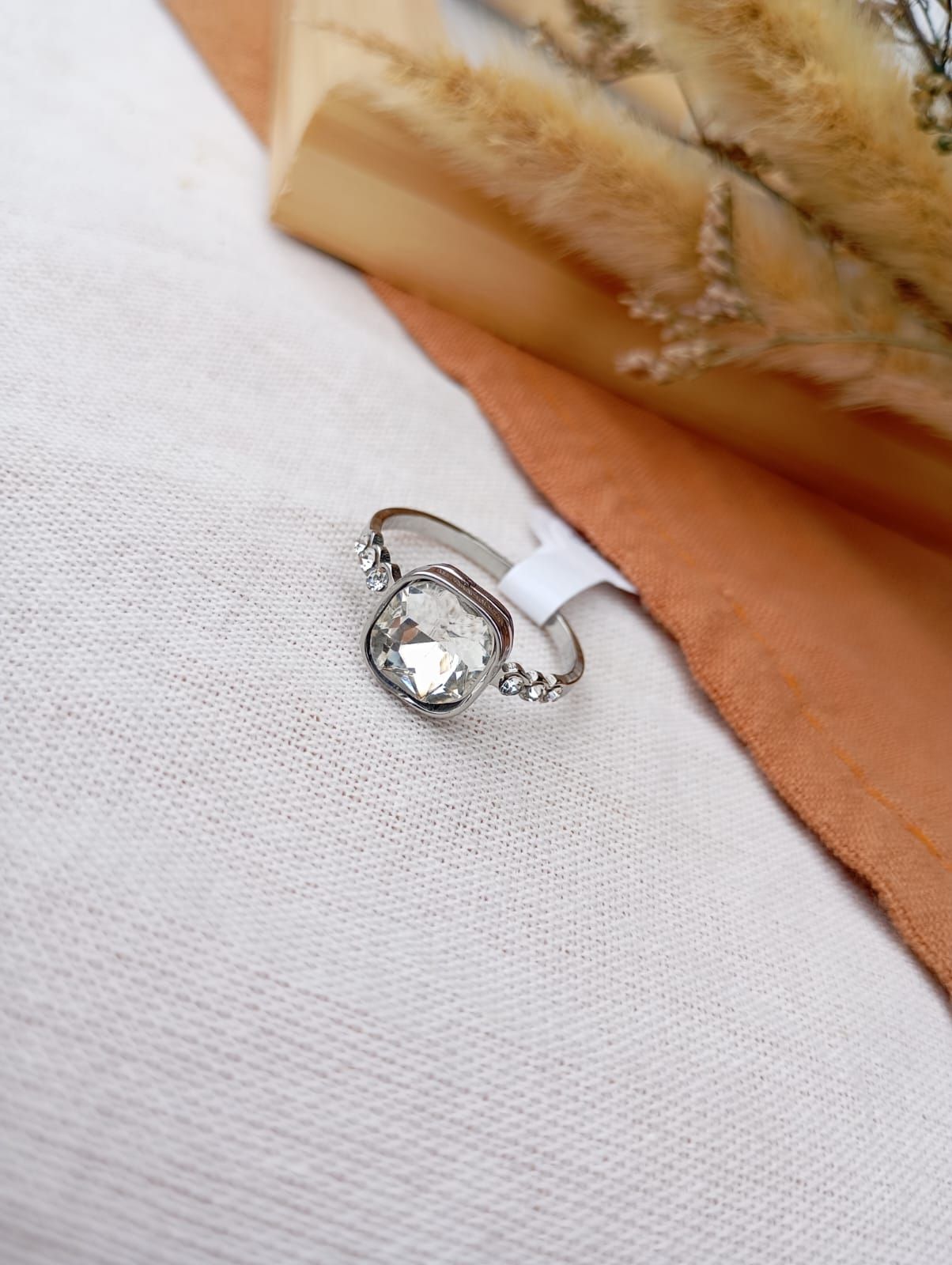 Anillo strass cuadrado