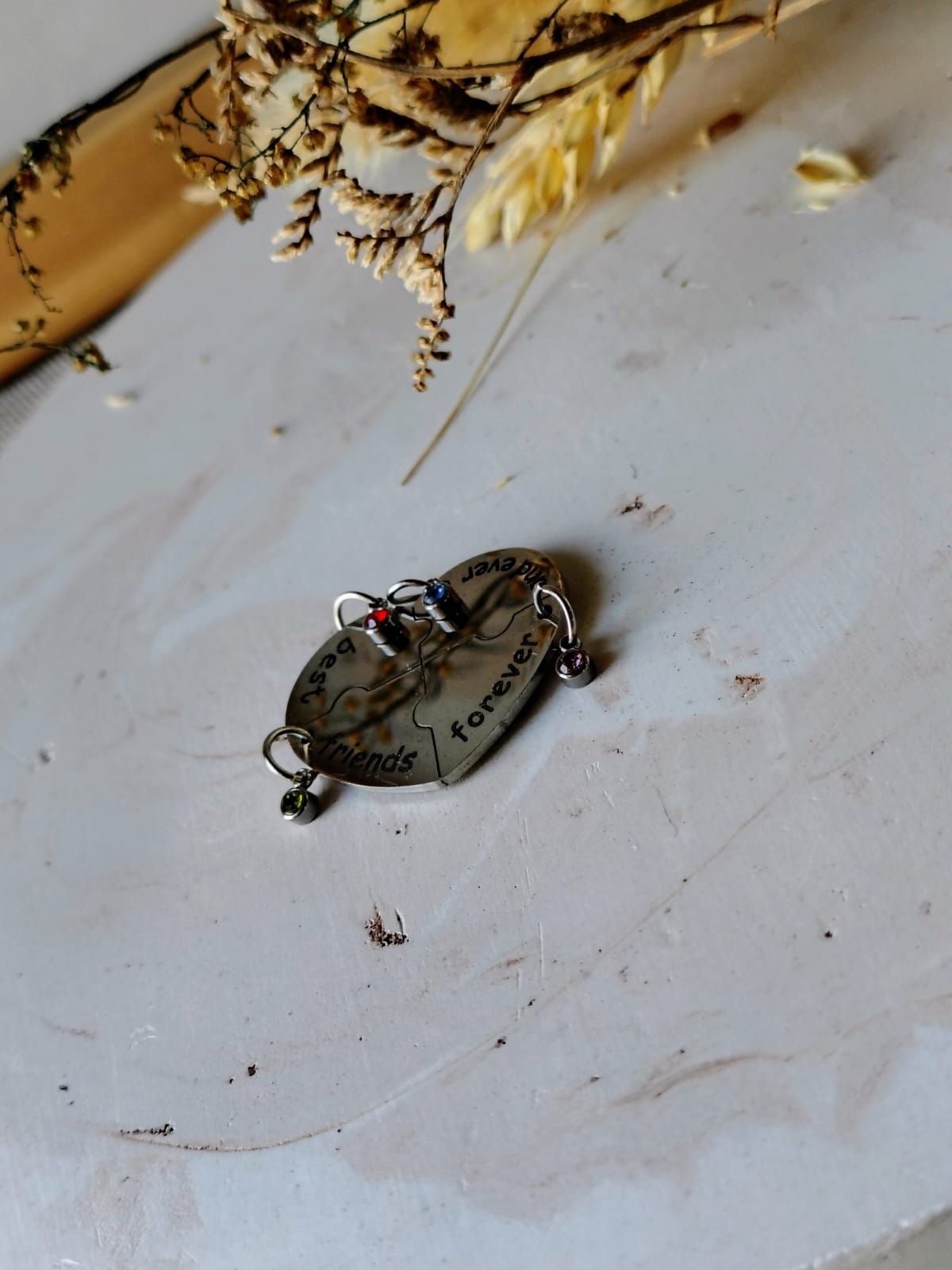 Dije para compartir por 4 con strass