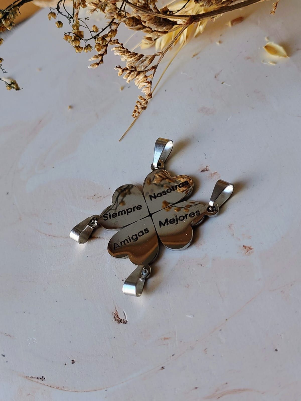 Dije corazones para compartir por 4