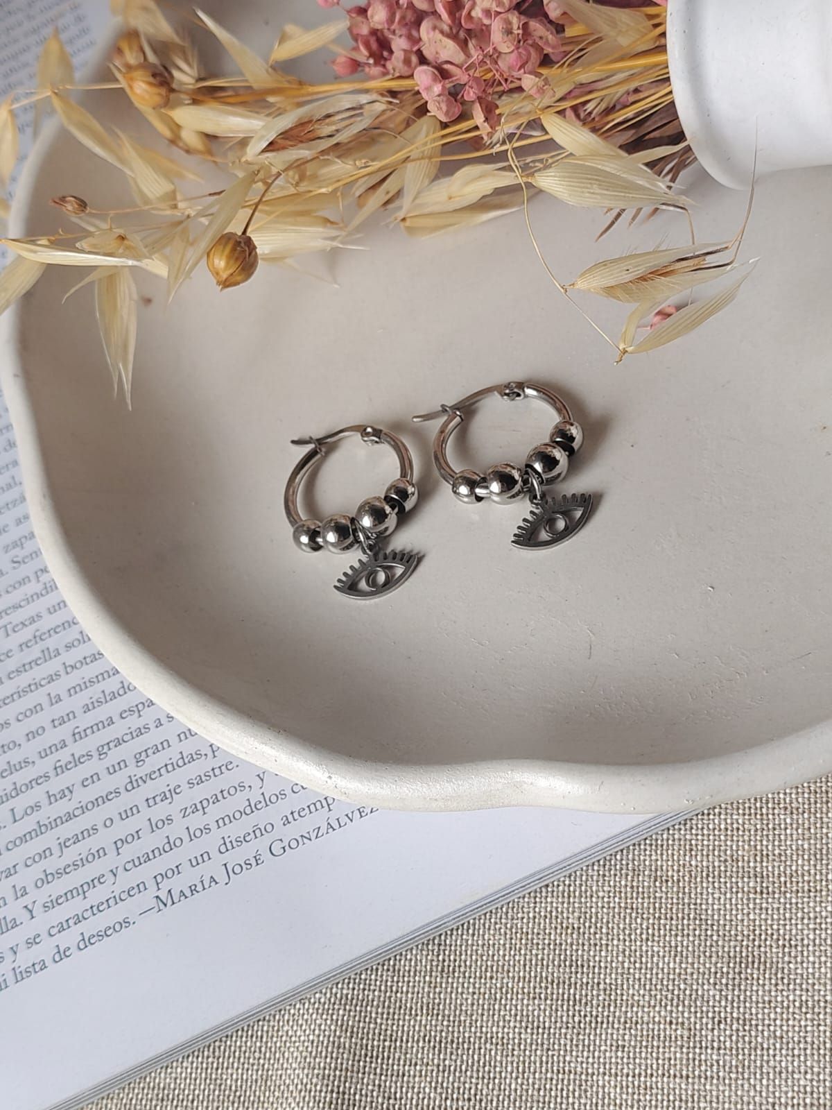 Aro argolla con ojito y bolitas