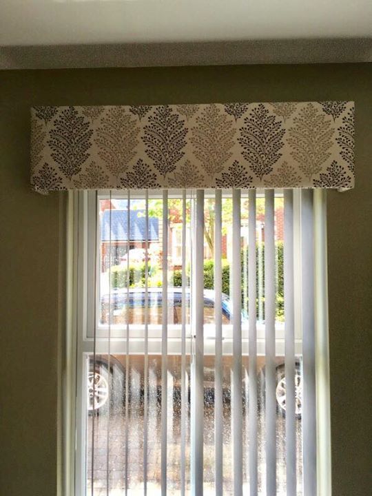 Vertical blind with decorative boxed pelmet