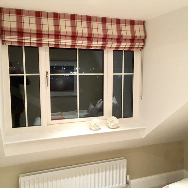 Checked roman blind interlined