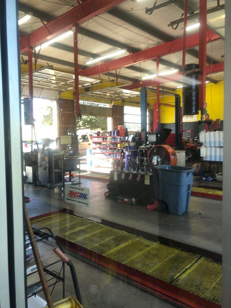 Auto Shop Work Area | Kwik Kar of Farmers Branch
