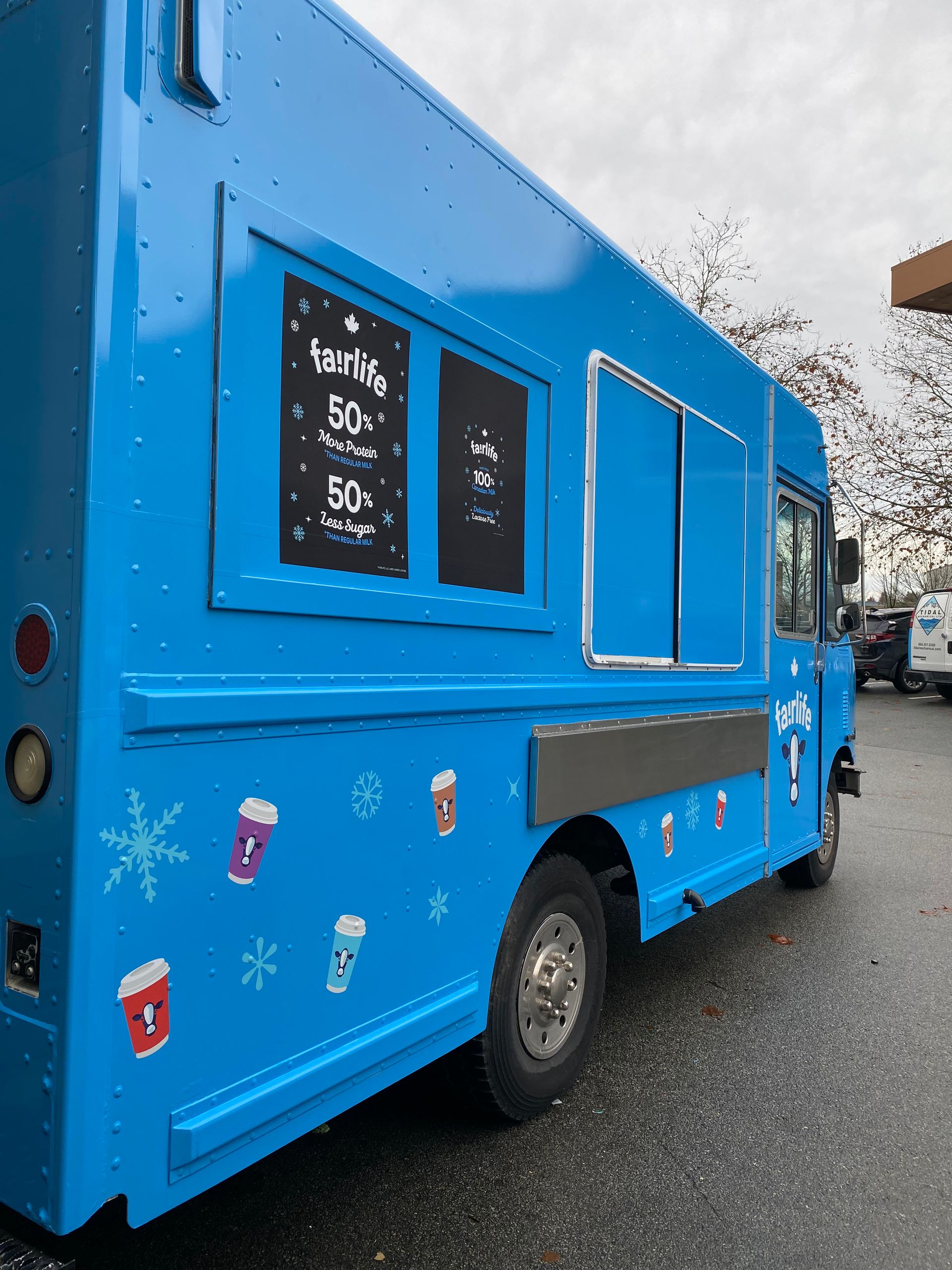 A blue fairlife food truck.