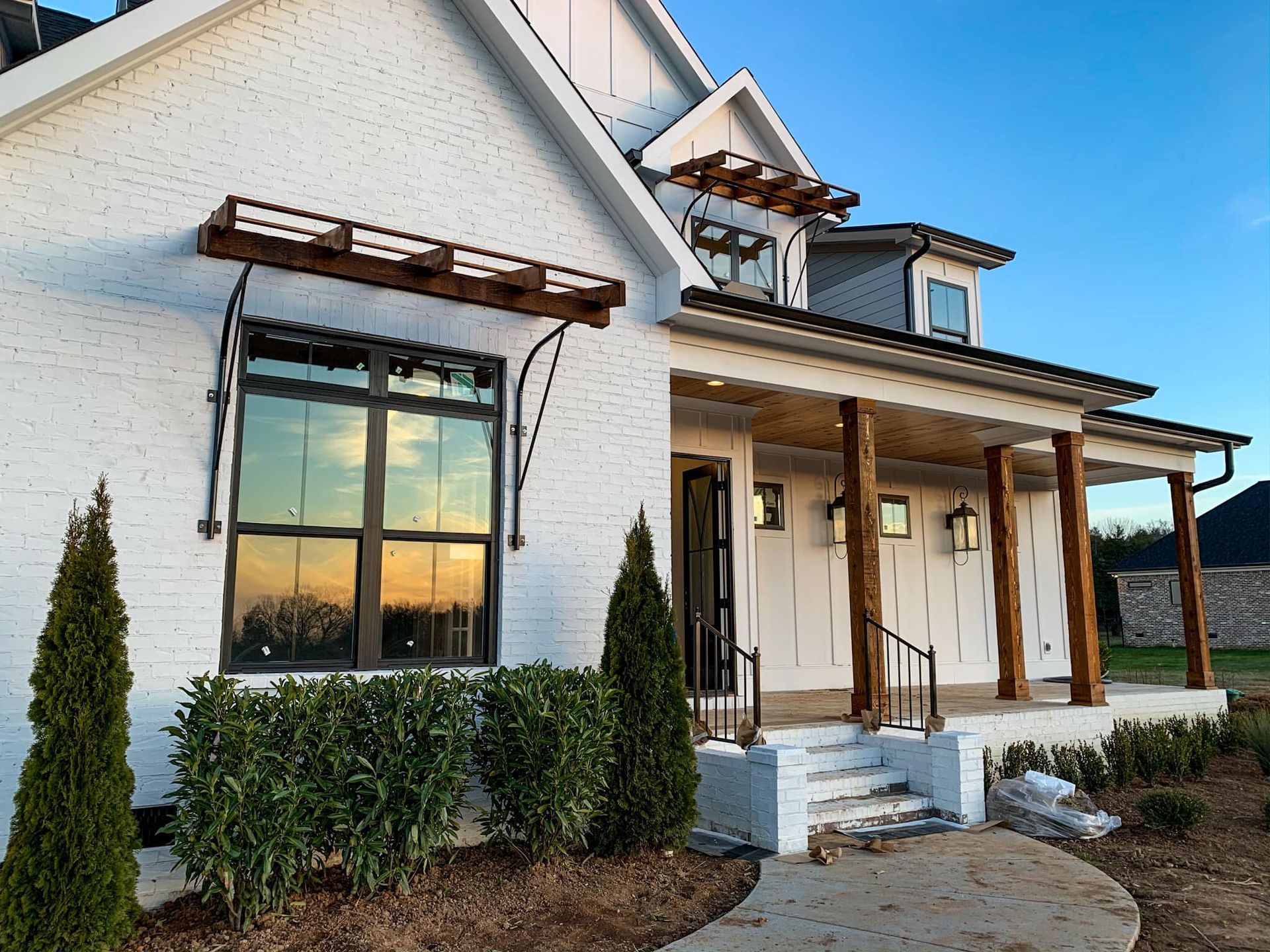 EXTERIOR ACCENT DETAILS