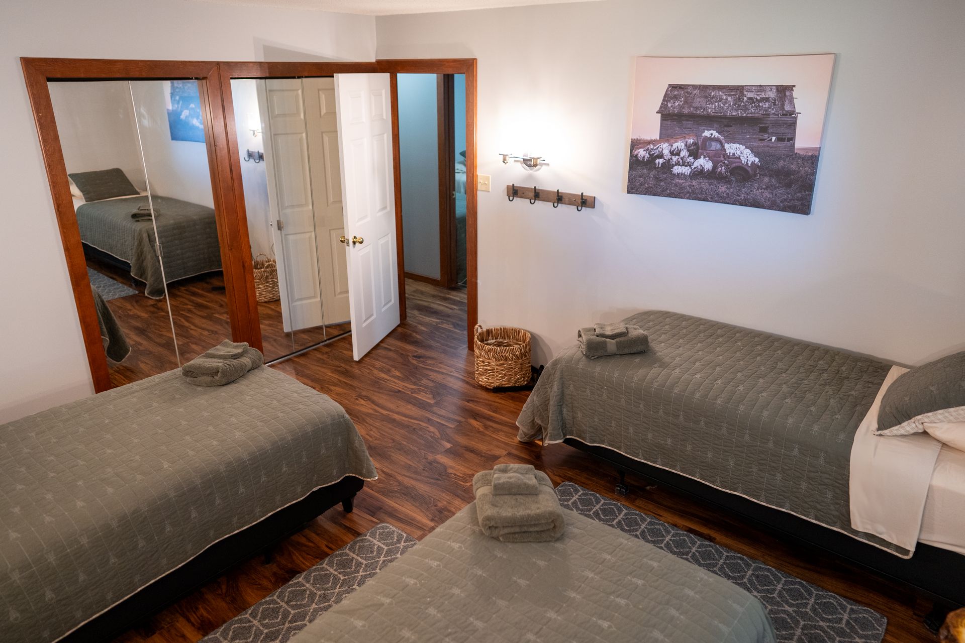 bird hunting lodge Canada