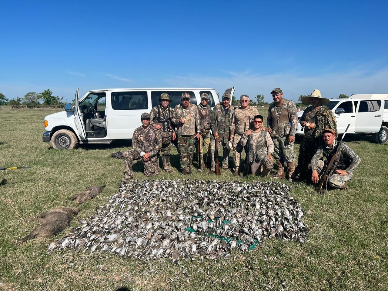 hunts Mexico birds