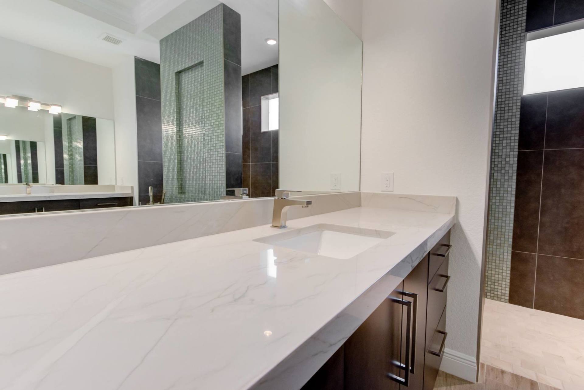 Clean Bathroom — Fort Myers, FL — Absolute Granite Inc.