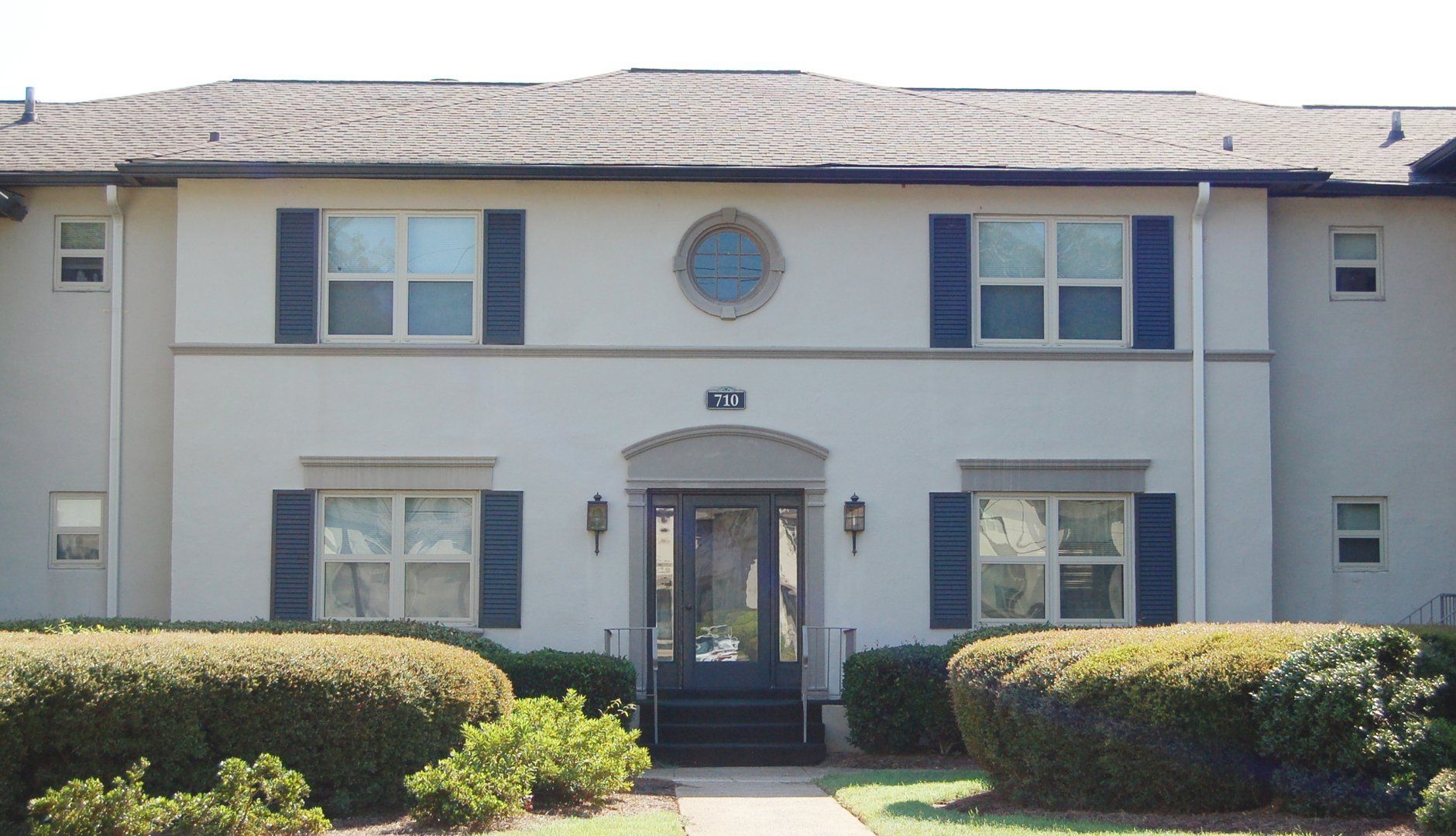 Four Glass Window With Circle Window On The Center Of The House — Tucker, GA — Quinn Windows