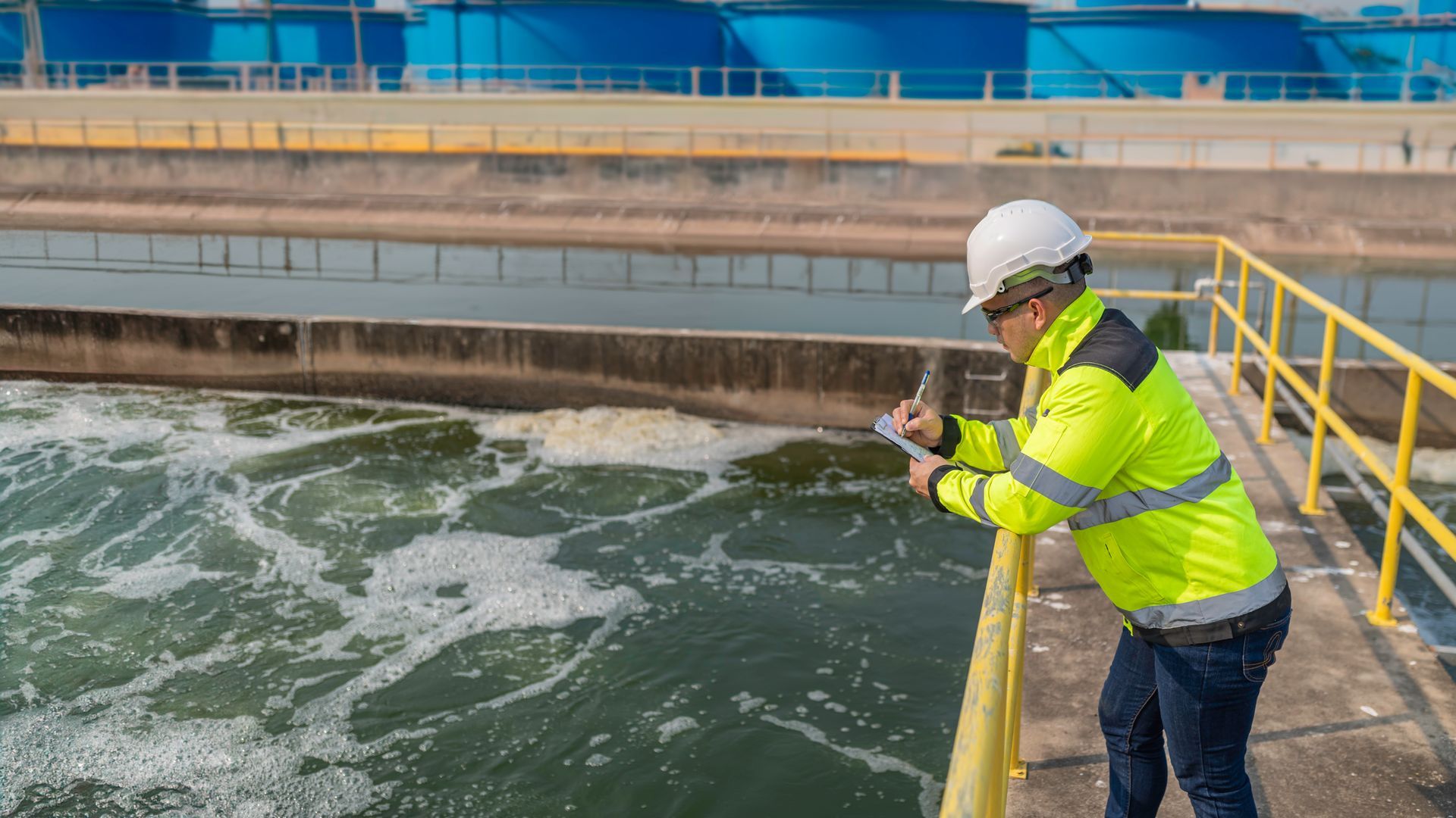 Reparaciones correctivas de equipos en PTAR