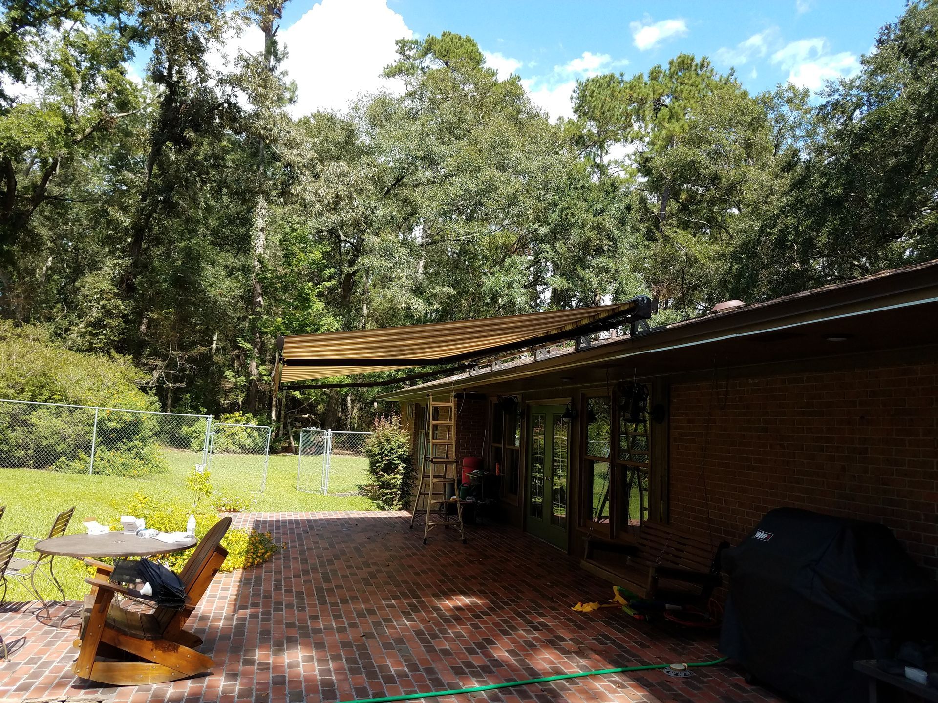 Retractable Awnings ─ Quarter Barrel in Tallahassee, FL Retractable Awnings ─ Quarter Barrel in Tallahassee, FL