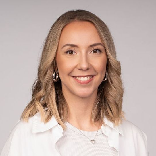 Annika Schaffer, Vogel IT-Akademie