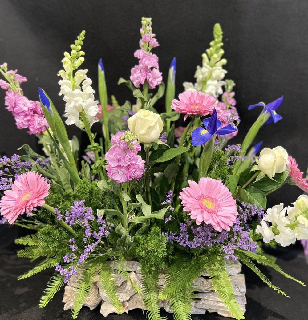 Light Pink and Purple Flowers — J'adore Flowers & Gifts Cairns In Earlville, QLD