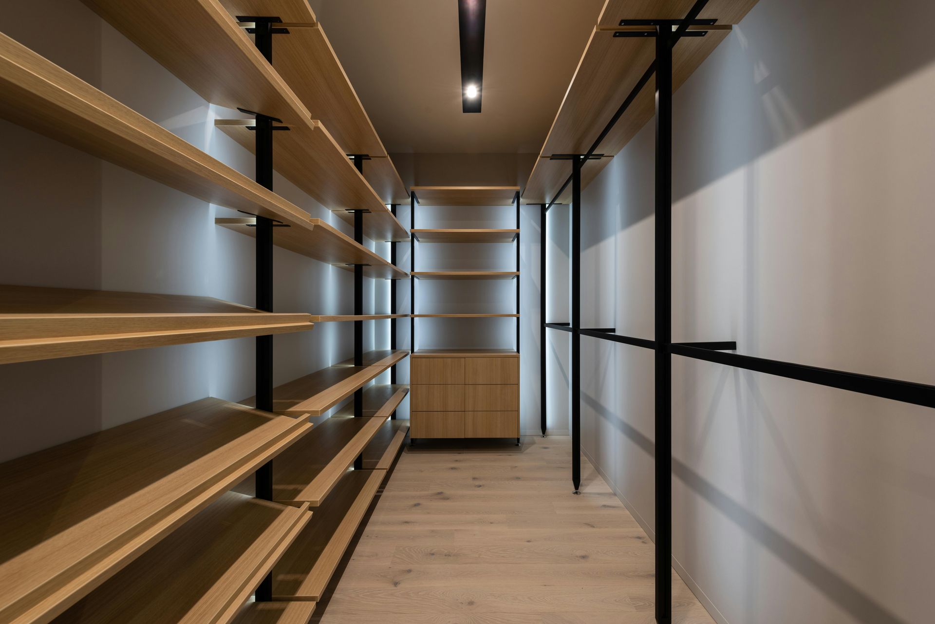 Organized residential storage shelving system
