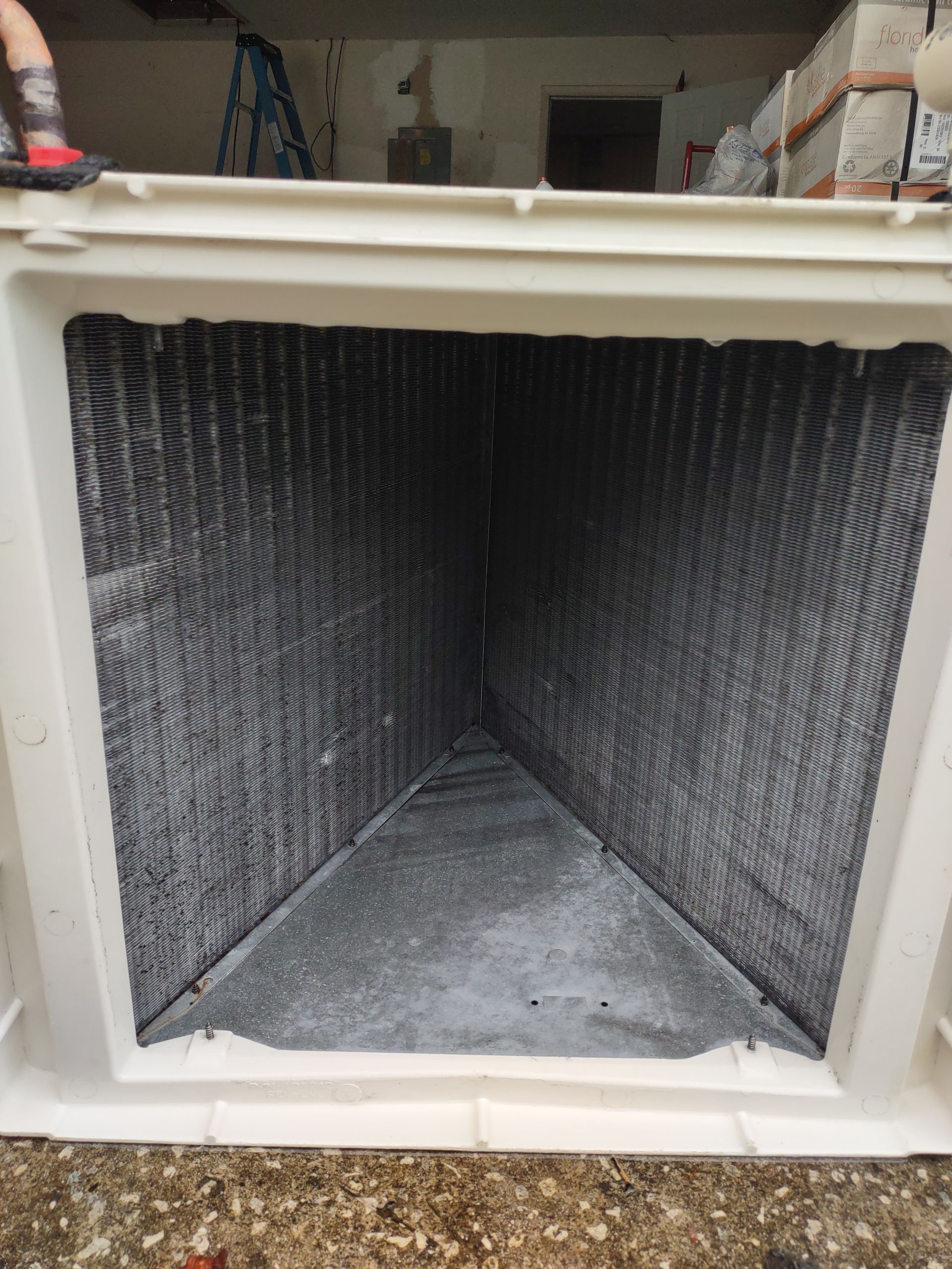 clean coil of Air Conditioner