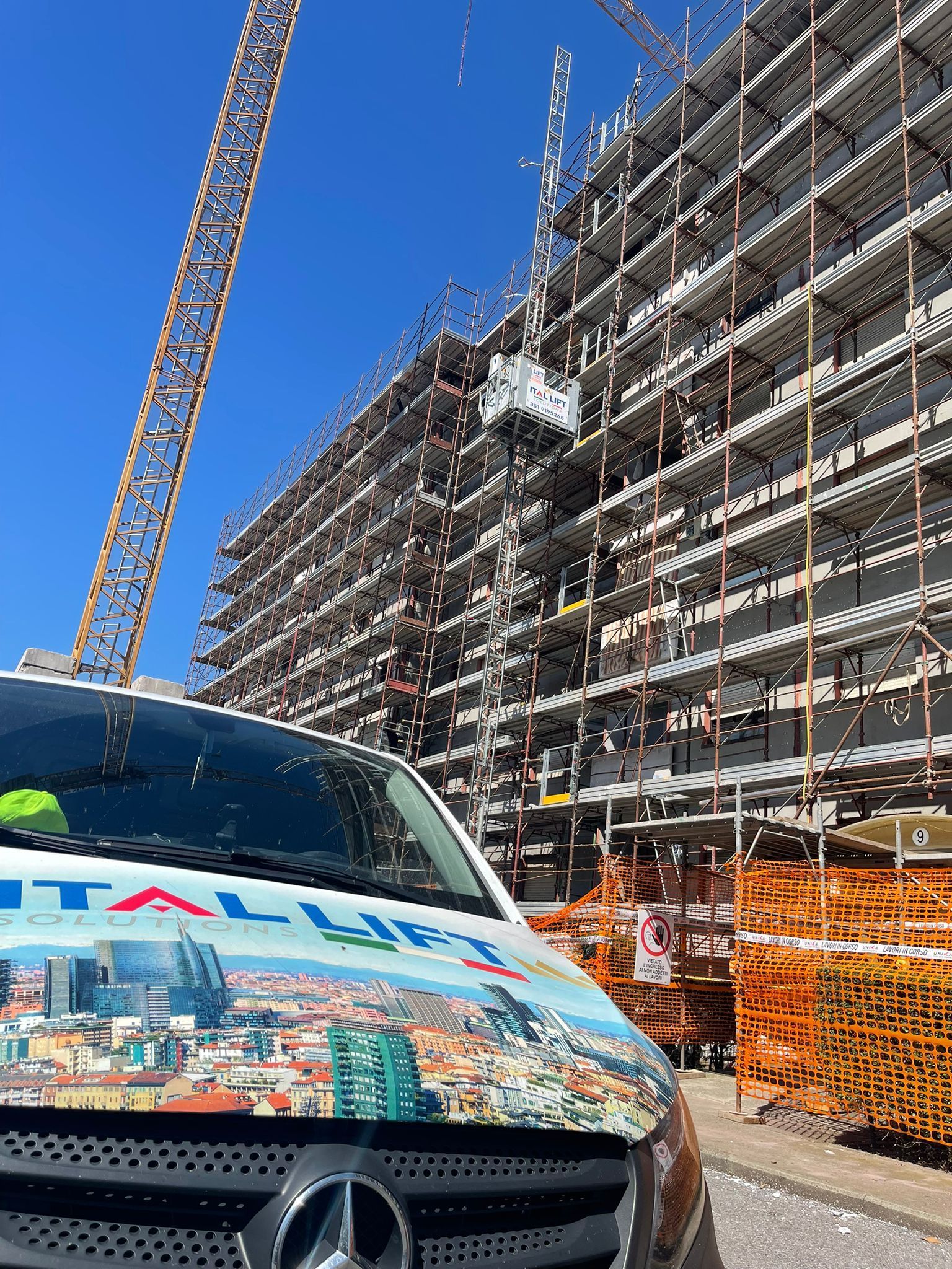 noleggio di montacarichi per l'edilizia di Ital Lift Solutions