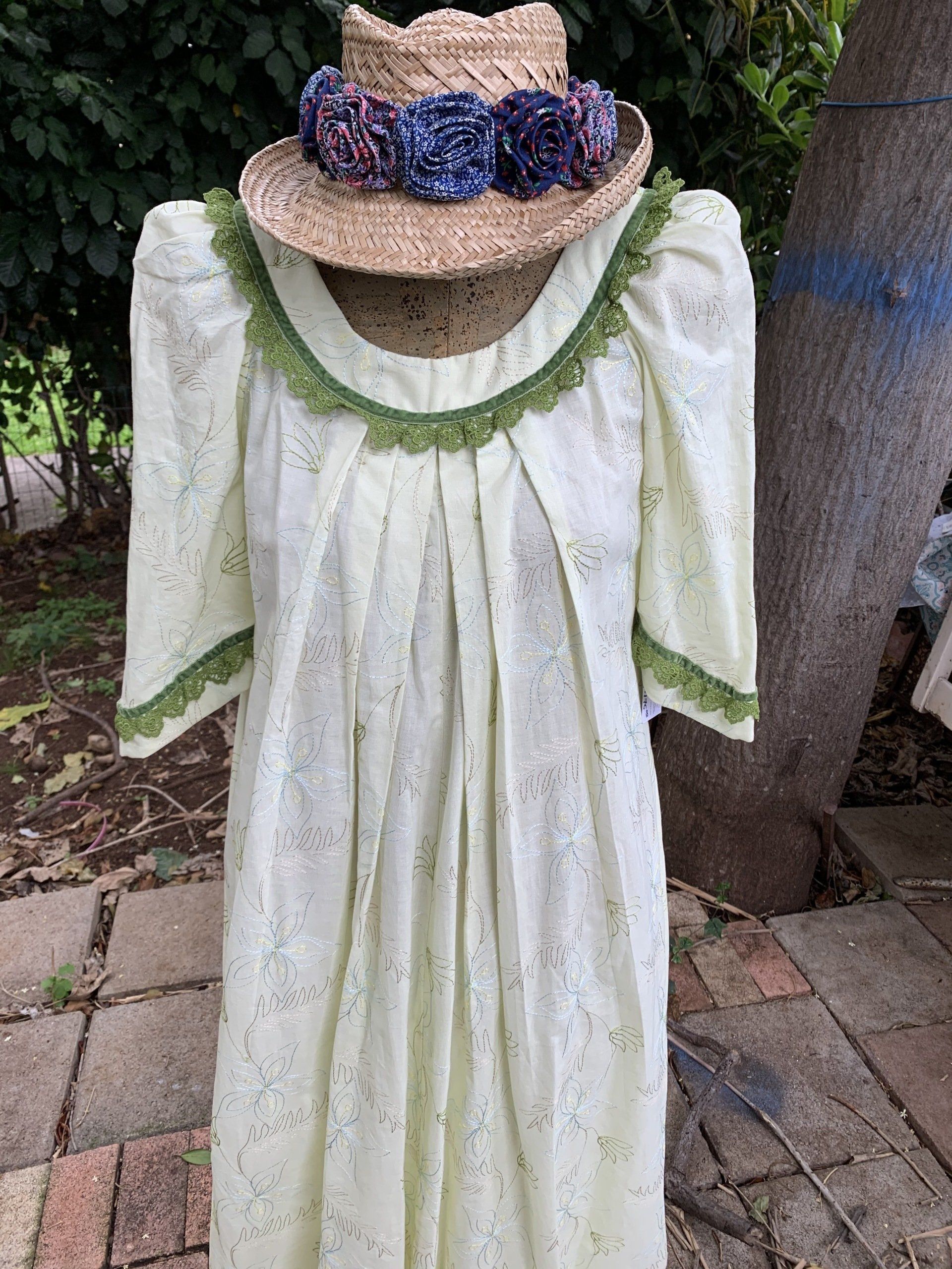 light green eyelet bete inc hawaiian mumu