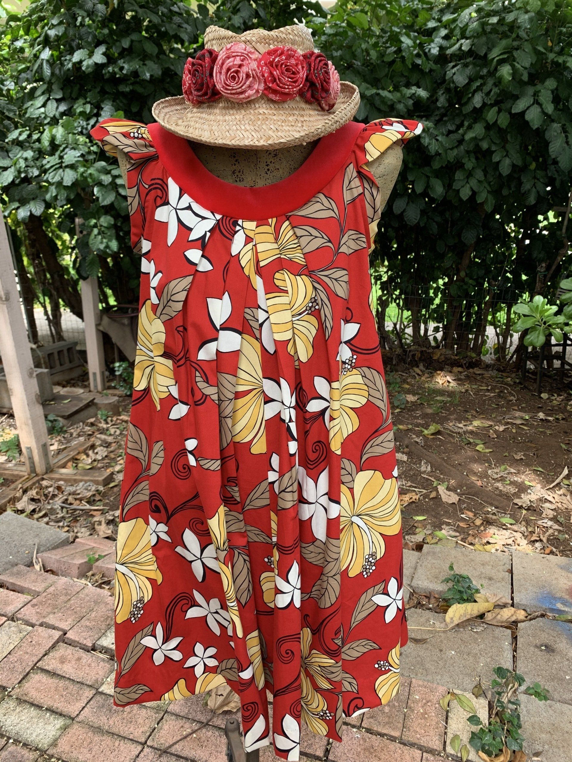 Red Plumeria short sleeve bete inc hawaiian mumu