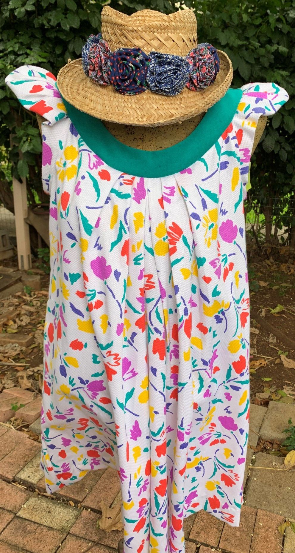 White pique bete inc hawaiian mumu