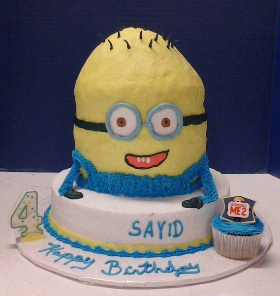 Minion birthday cake with 