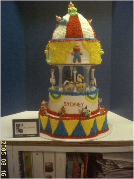 Carousel-shaped birthday cake with 