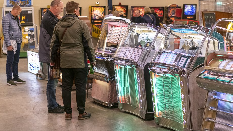 Dutch Auction Company Auction House for collectibles of all kind