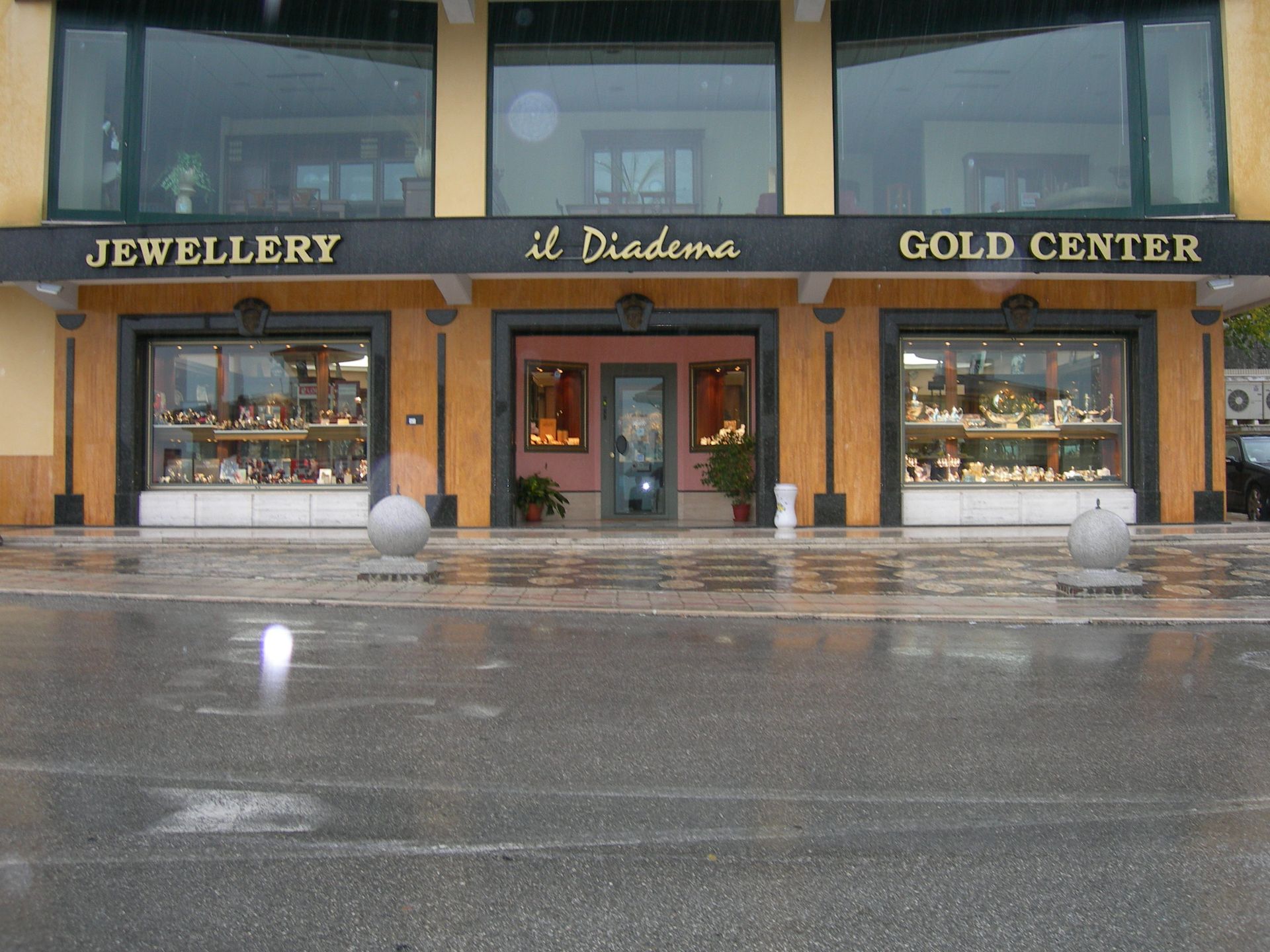 Una gioielleria chiamata il diadema gold center