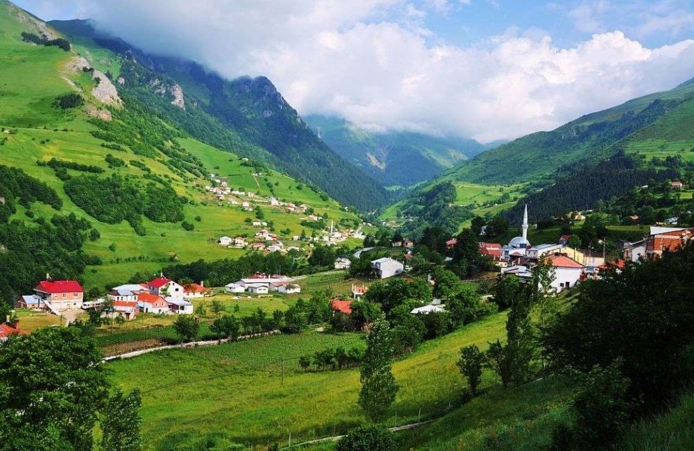 sümela manastırı turu, sümela manastırı günübirlik turlar, sümela hamsiköy karaca turu, sümela manastırı limni gölü zigana turu