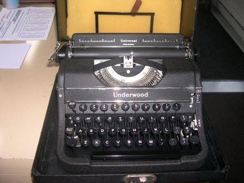 Universal Underwood Typewriter - Charlottesville, VA - Charlottesville Office Machine CO