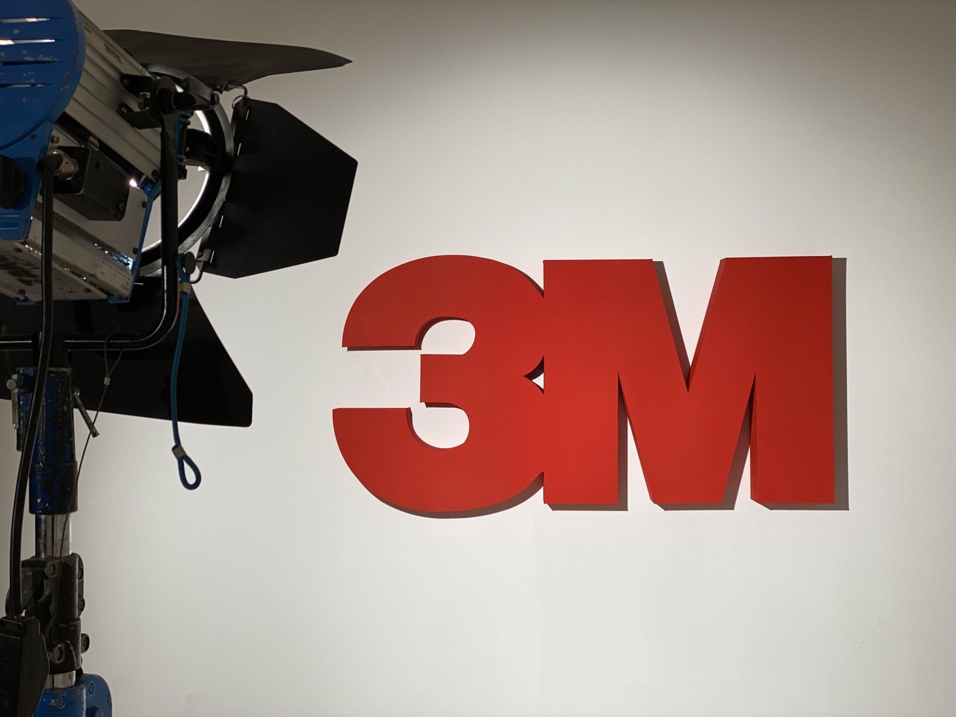 3M log on wall image