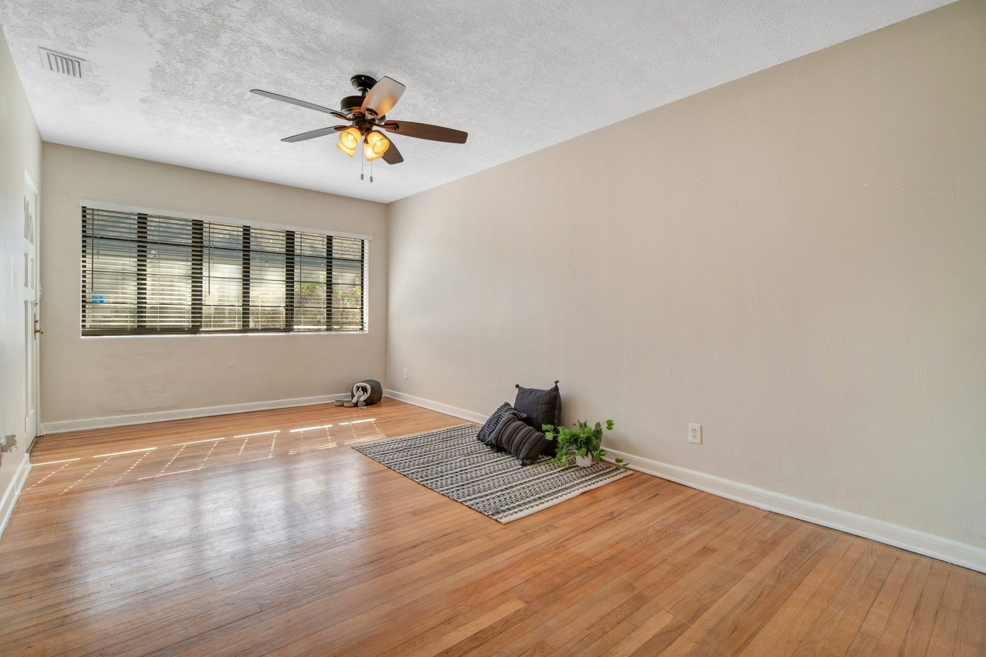 Living room at Park Lake Villas in Orlando, FL.