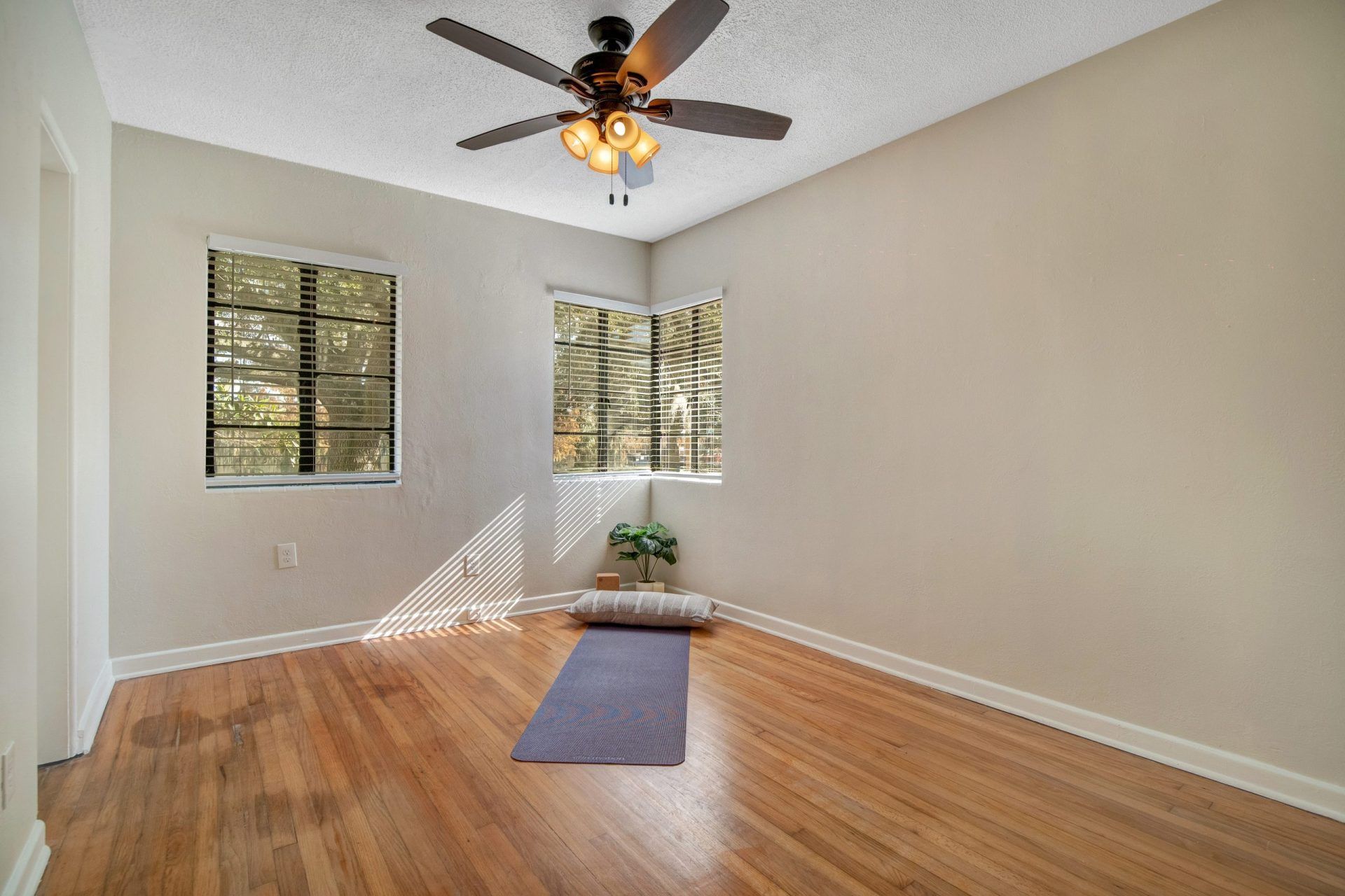 Living room at Park Lake Villas in Orlando, FL.